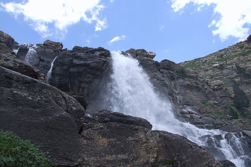 2008-07-11,15-03-33,cascade de Cotatuero.jpg